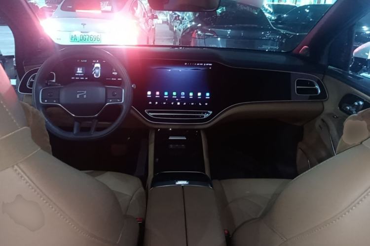 Used Rising R7 2023 Long-Lasting Screen King Edition Center Console