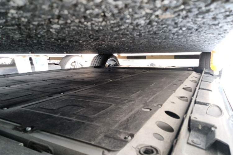 Used Rising R7 2023 Performance Screen Pro Edition Chassis Front Right