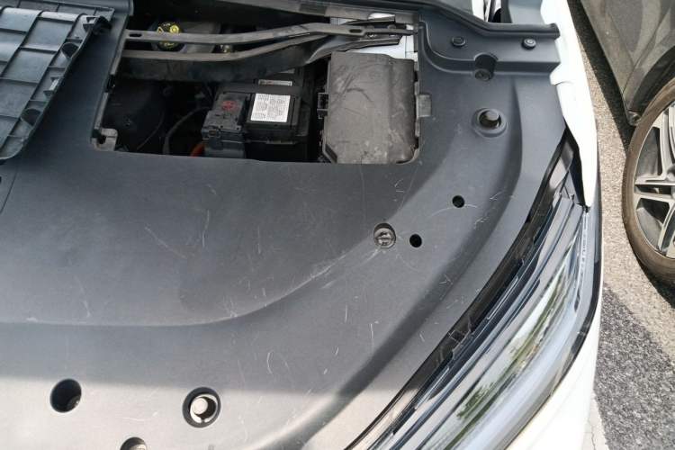 Used Rising R7 2023 Performance Screen Pro Edition Engine Bay Left