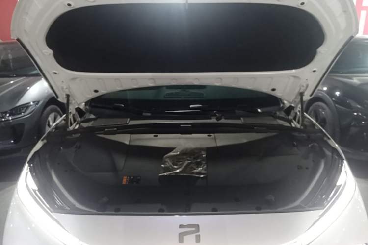 Used Rising R7 2023 Long-Lasting Screen King Edition Engine Bay