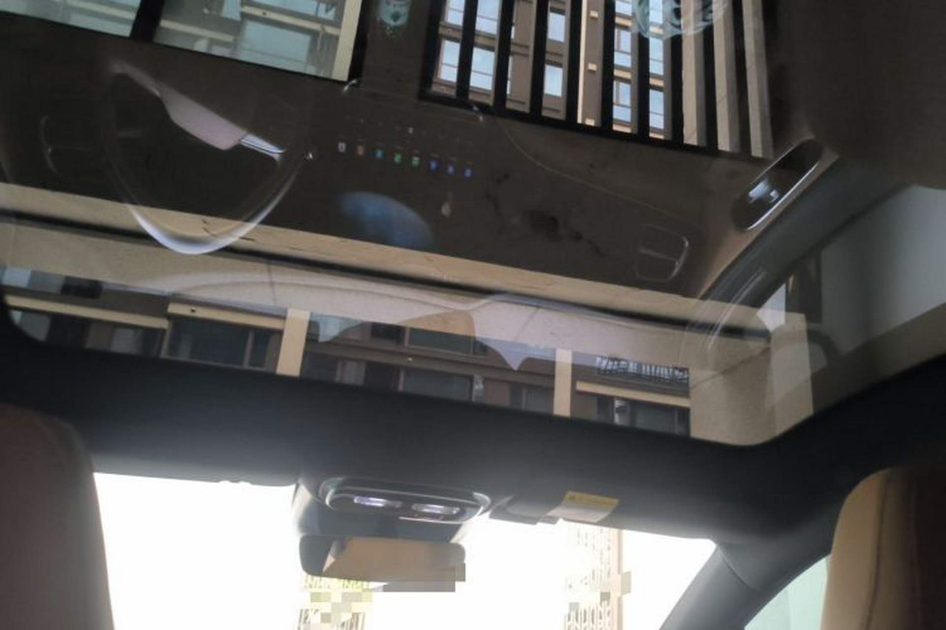 Used Rising R7 2023 Rear-Drive Screen King Edition Headliner