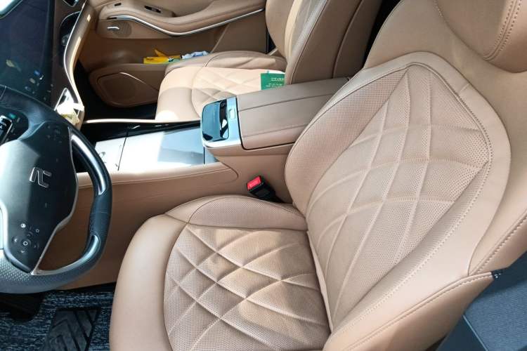 Used Rising R7 2023 Performance Screen Pro Edition Left Front Seat