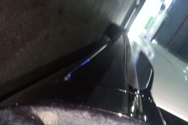 Used Rising R7 2023 Long-Lasting Screen King Edition Left Side Sill