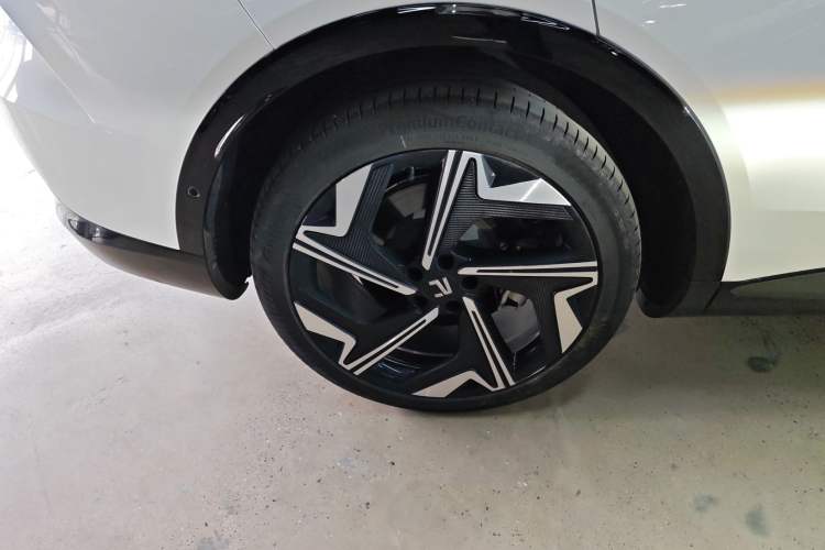 Used Rising R7 2023 Flagship Edition Right Rear Wheel Hub
