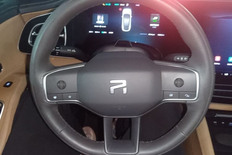 Used Rising R7 2023 Long-Lasting Screen King Edition Steering Wheel