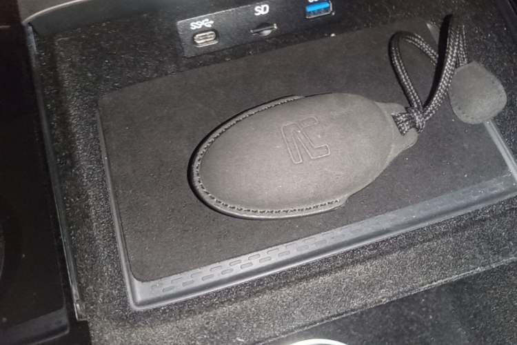 Used Rising R7 2023 Long-Lasting Screen King Edition Vehicle Key