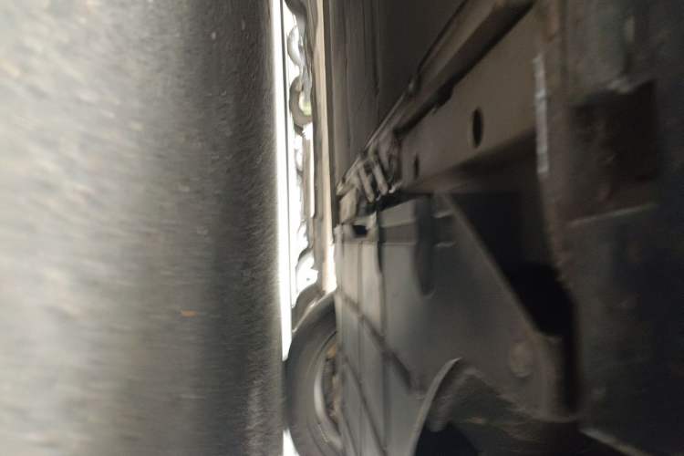 Used Rising R7 2024 Long-Range Pro Edition Chassis Front Right