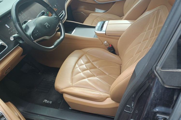 Used Rising R7 2024 Long-Range Pro Edition Left Front Seat