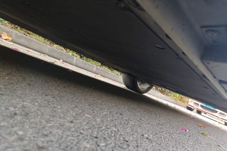 Used Rising R7 2024 Advanced Edition Chassis Front Left