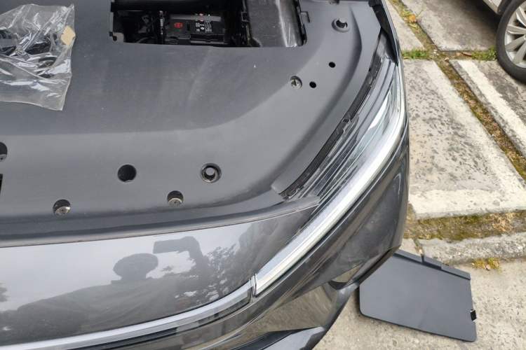 Used Rising R7 2024 Advanced Edition Engine Bay Left