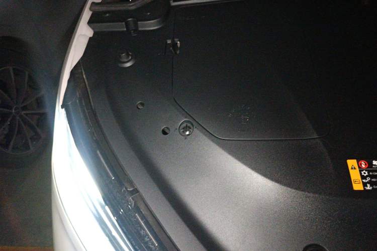 Used Rising R7 2024 Advanced Edition Engine Bay Right