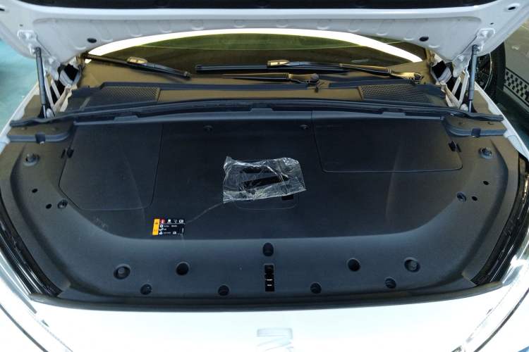 Used Rising R7 2024 Advanced Edition Engine Bay