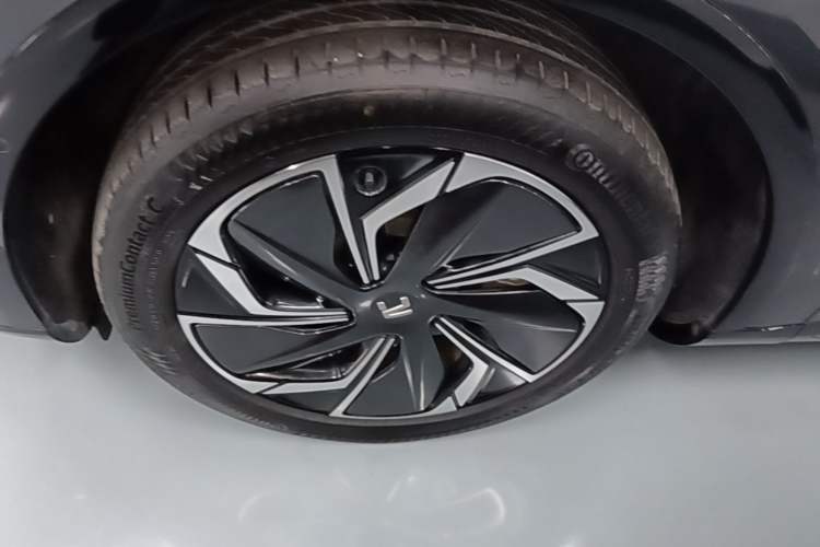 Used Rising R7 2024 Advanced Edition Exterior 4