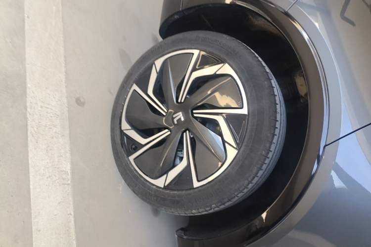 Used Rising R7 2024 Advanced Edition Exterior 5