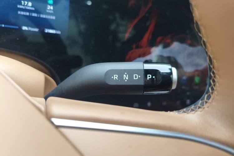 Used Rising R7 2024 Advanced Edition Gear Lever