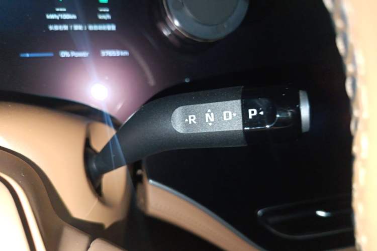 Used Rising R7 2024 Advanced Edition Gear Lever
