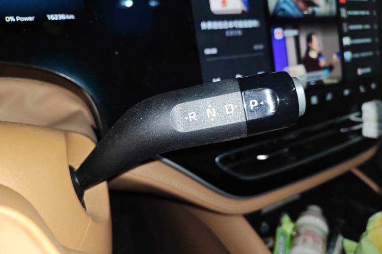 Used Rising R7 2024 Advanced Edition Gear Lever