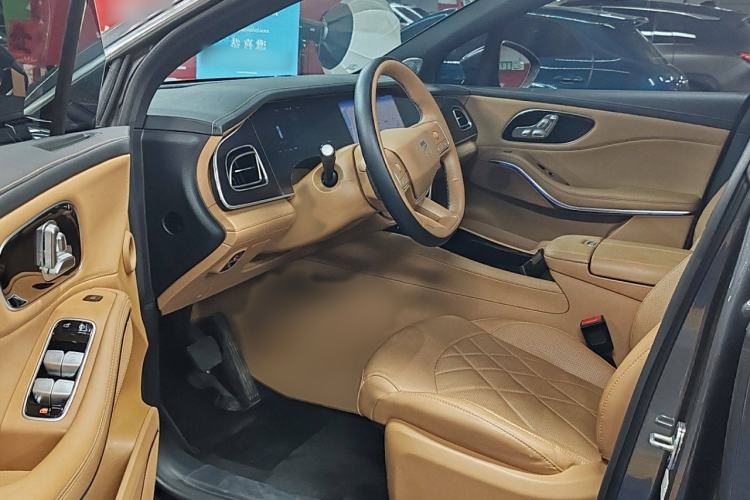 Used Rising R7 2024 Advanced Edition Interior 2
