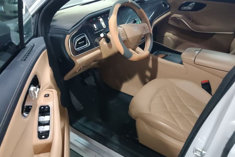 Used Rising R7 2024 Advanced Edition Interior 3