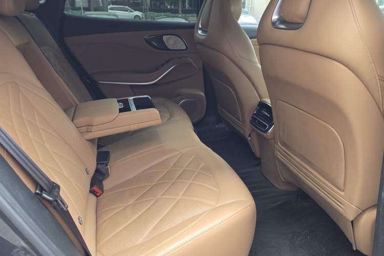 Used Rising R7 2024 Advanced Edition Interior 3