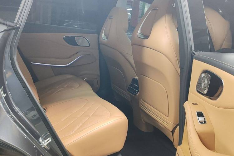 Used Rising R7 2024 Advanced Edition Interior 5