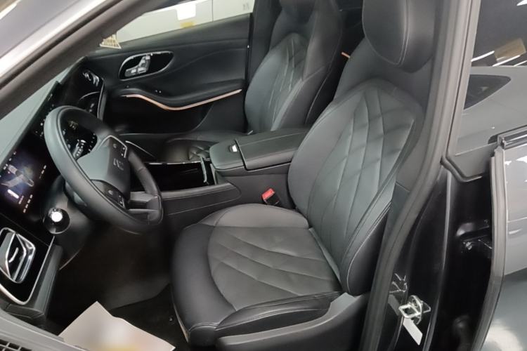 Used Rising R7 2024 Advanced Edition Left Front Seat