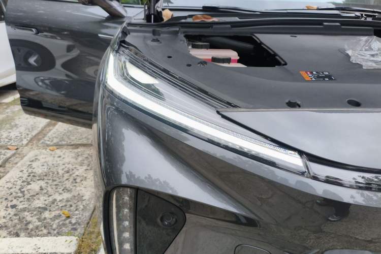 Used Rising R7 2024 Advanced Edition Right Front Headlight