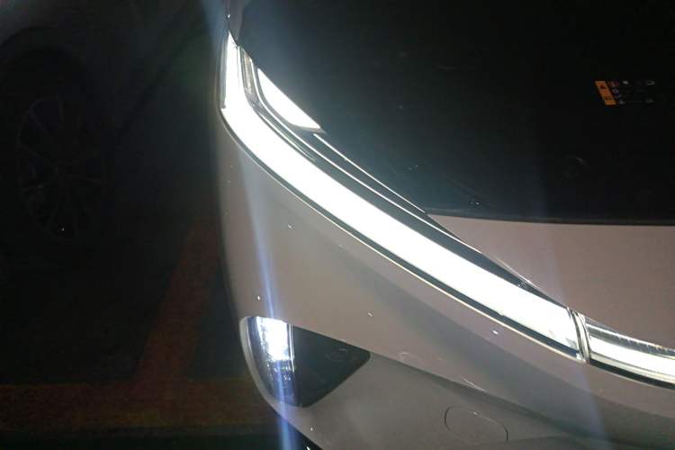 Used Rising R7 2024 Advanced Edition Right Front Headlight