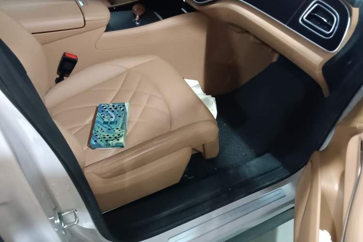 Used Rising R7 2024 Advanced Edition Right Front Seat