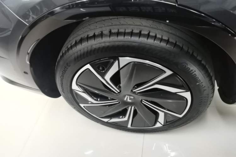 Used Rising R7 2024 Advanced Edition Right Rear Wheel Hub