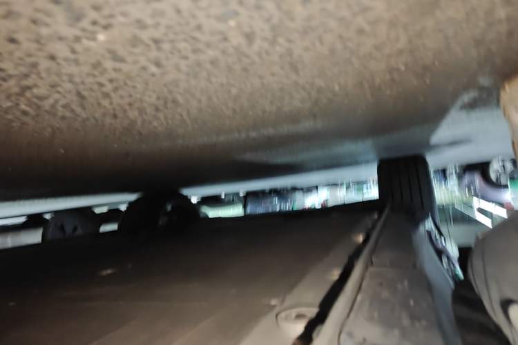 Used Rising R7 2024 Advanced Edition Right Side Sill