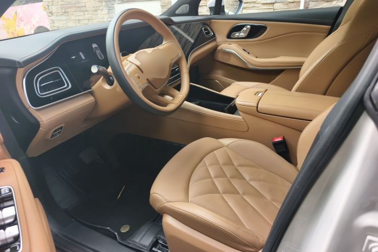 Used Rising R7 2024 Advanced Pro Edition Left Front Seat
