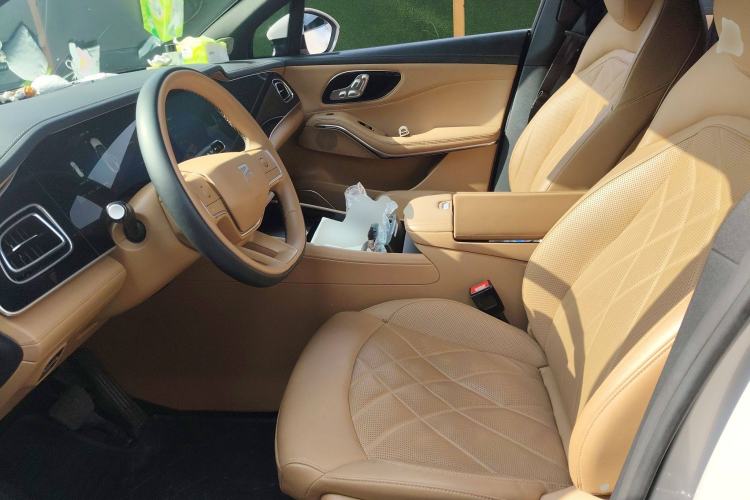 Used Rising R7 2024 Advanced Edition Left Front Seat