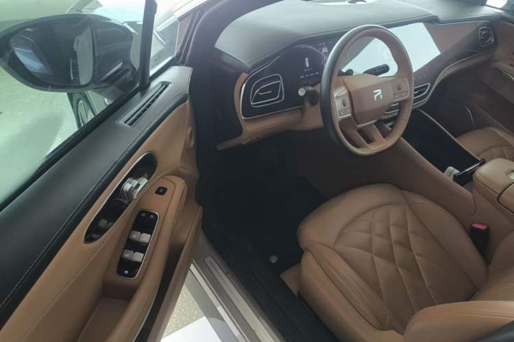 Used Rising R7 2024 Advanced Edition Driver Seat