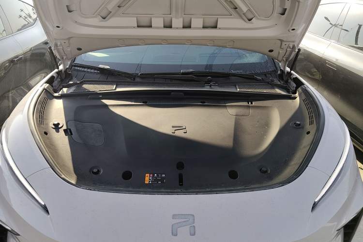 Used Rising R7 2024 Advanced Edition Engine Bay