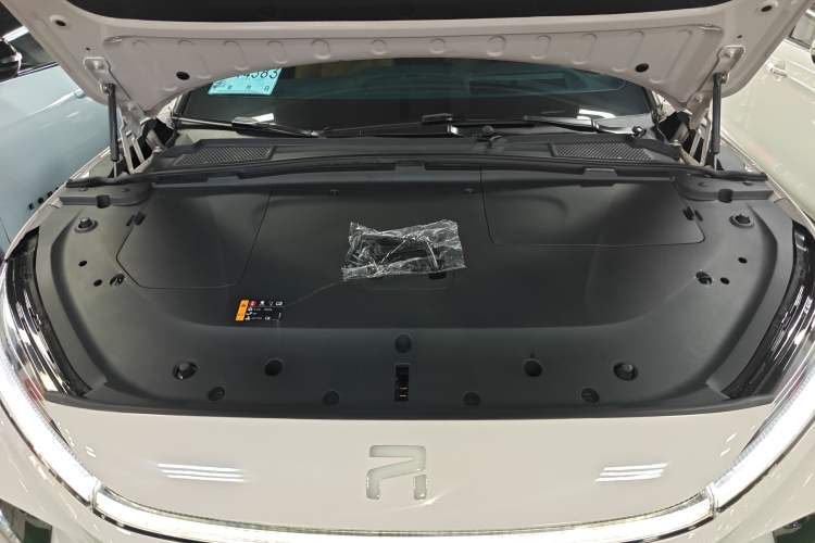 Used Rising R7 2024 Advanced Edition Engine Bay