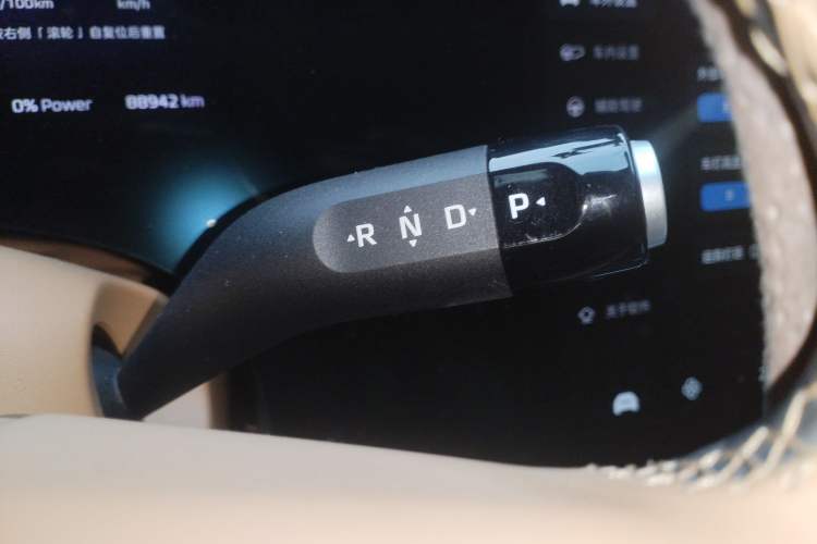 Used Rising R7 2024 Advanced Edition Gear Lever
