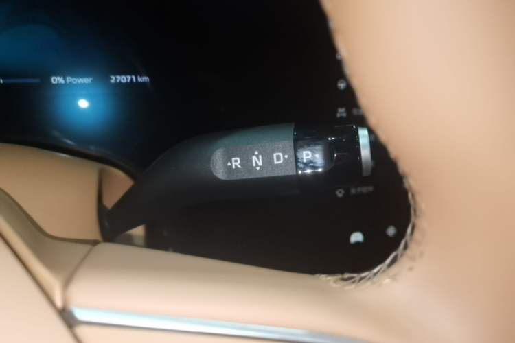 Used Rising R7 2024 Advanced Edition Gear Lever