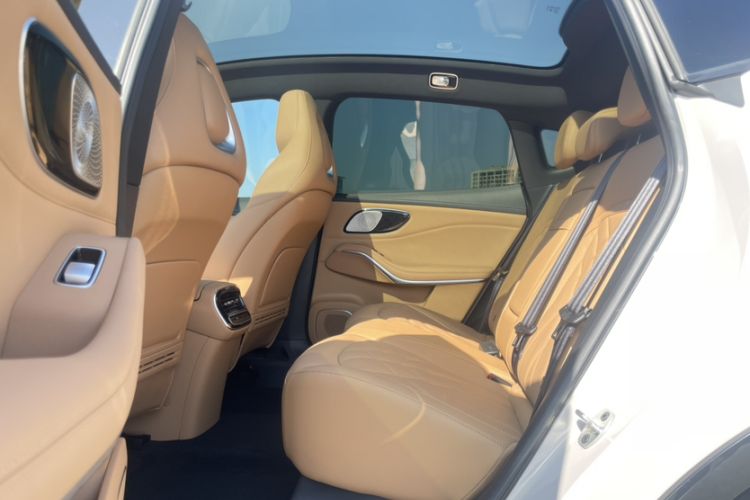 Used Rising R7 2024 Advanced Edition Interior 5