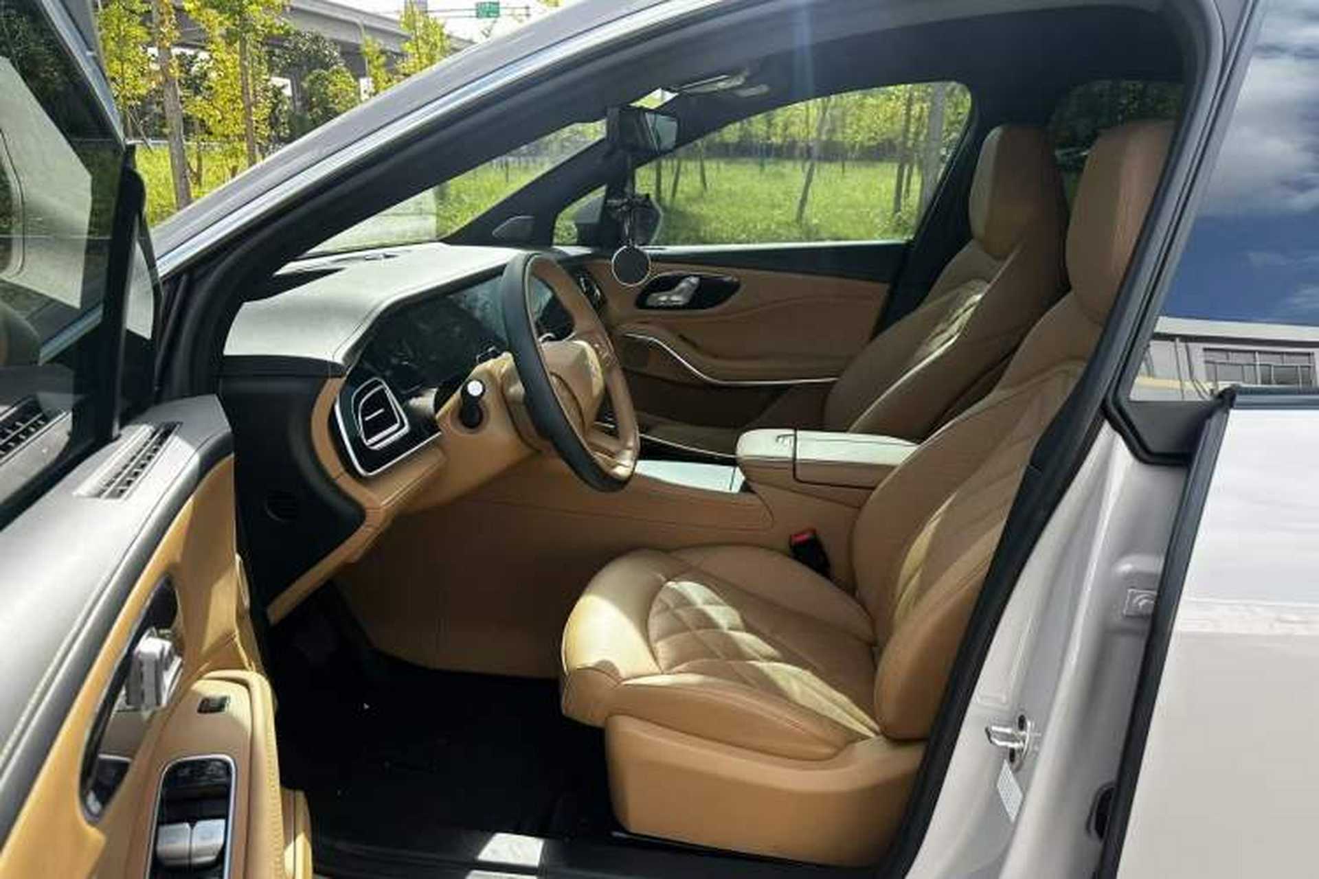 Used Rising R7 2024 Advanced Pro Edition Left Front Seat