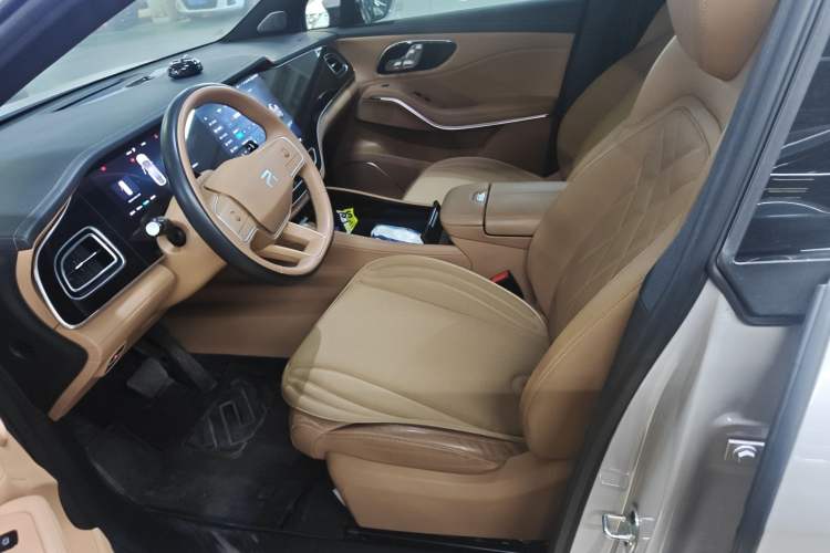 Used Rising R7 2024 Advanced Pro Edition Left Front Seat