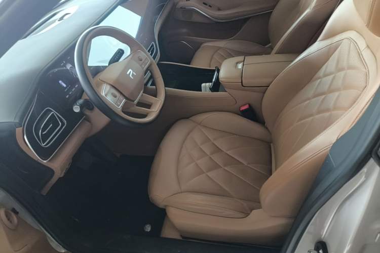 Used Rising R7 2024 Advanced Edition Left Front Seat