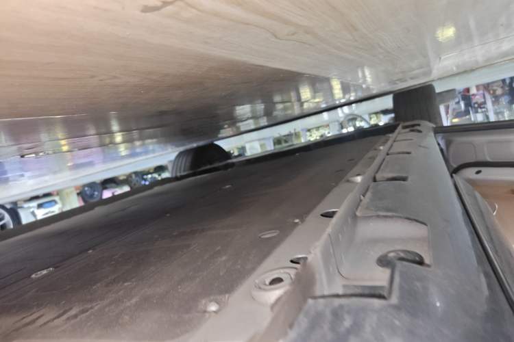 Used Rising R7 2024 Advanced Pro Edition Left Side Sill