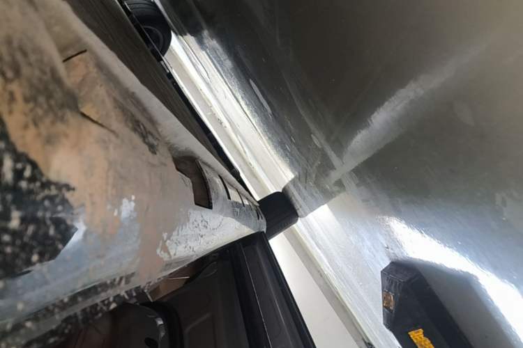 Used Rising R7 2024 Advanced Edition Left Side Sill