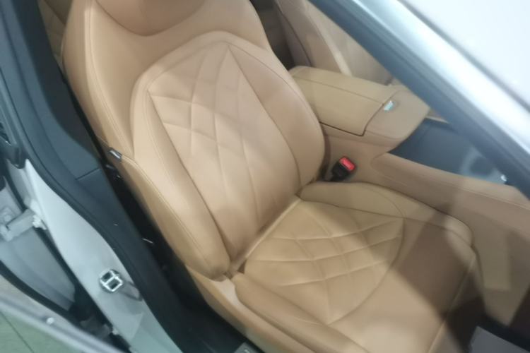 Used Rising R7 2024 Advanced Edition Right Front Seat