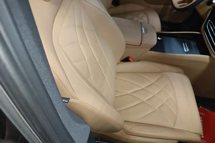 Used Rising R7 2024 Advanced Edition Right Front Seat