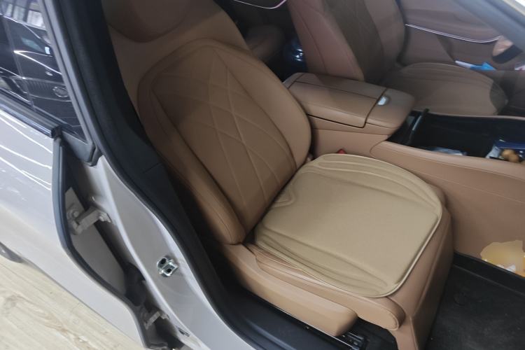 Used Rising R7 2024 Advanced Pro Edition Right Front Seat