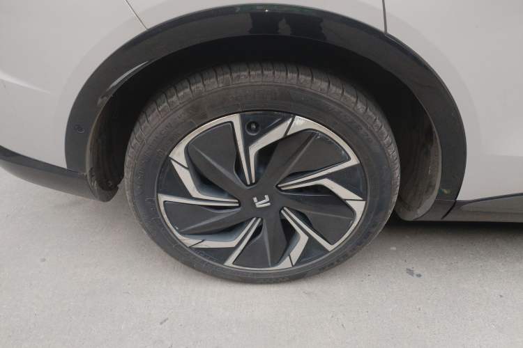 Used Rising R7 2024 Advanced Edition Right Rear Wheel Hub