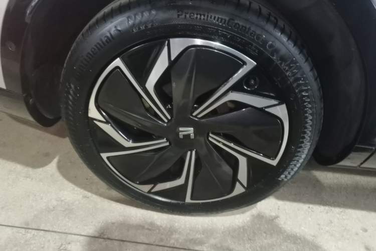 Used Rising R7 2024 Advanced Edition Right Rear Wheel Hub
