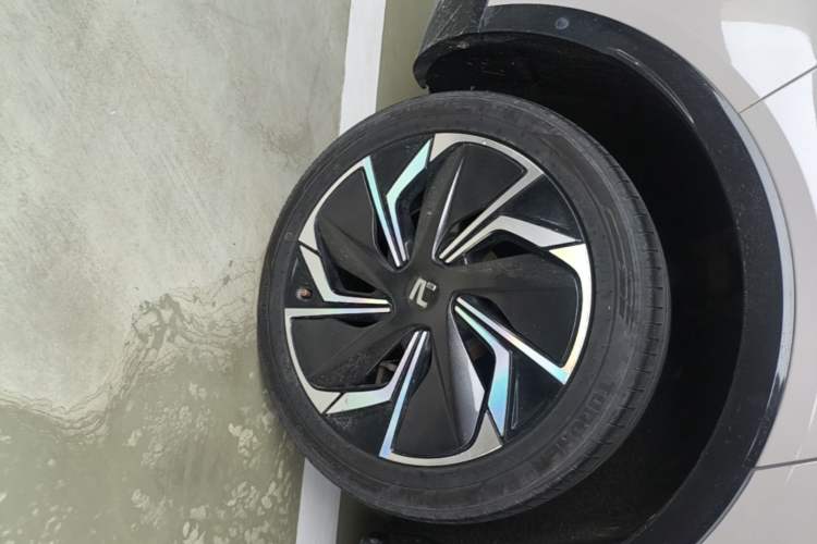 Used Rising R7 2024 Advanced Edition Right Rear Wheel Hub